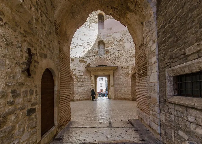 Near Bacvice Apartman *