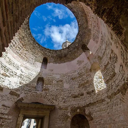 Near Bacvice Apartment *